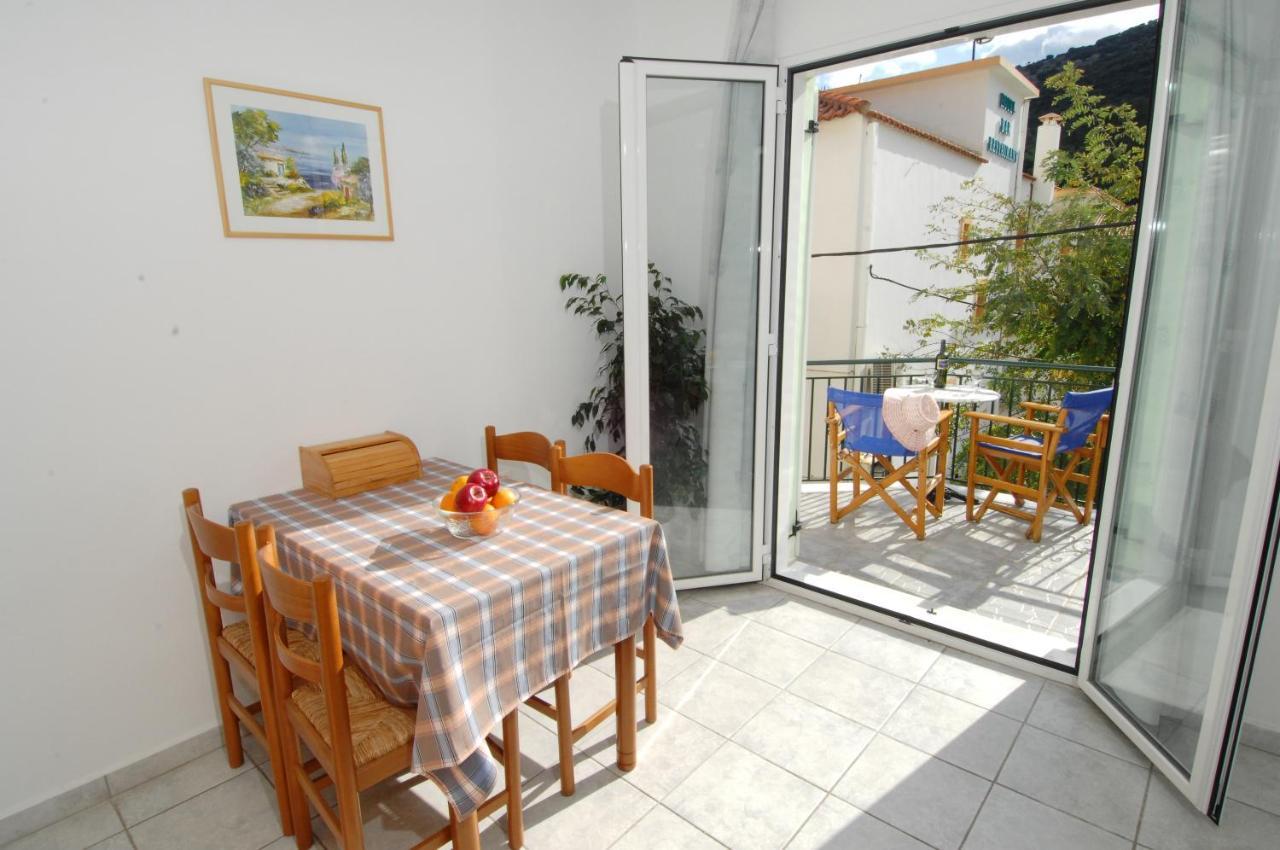 Alexis Studios And Apartments Agia Efimia Eksteriør billede